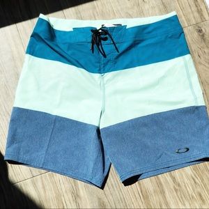 New With Tags Oakley Swim Trunks // Boardshorts